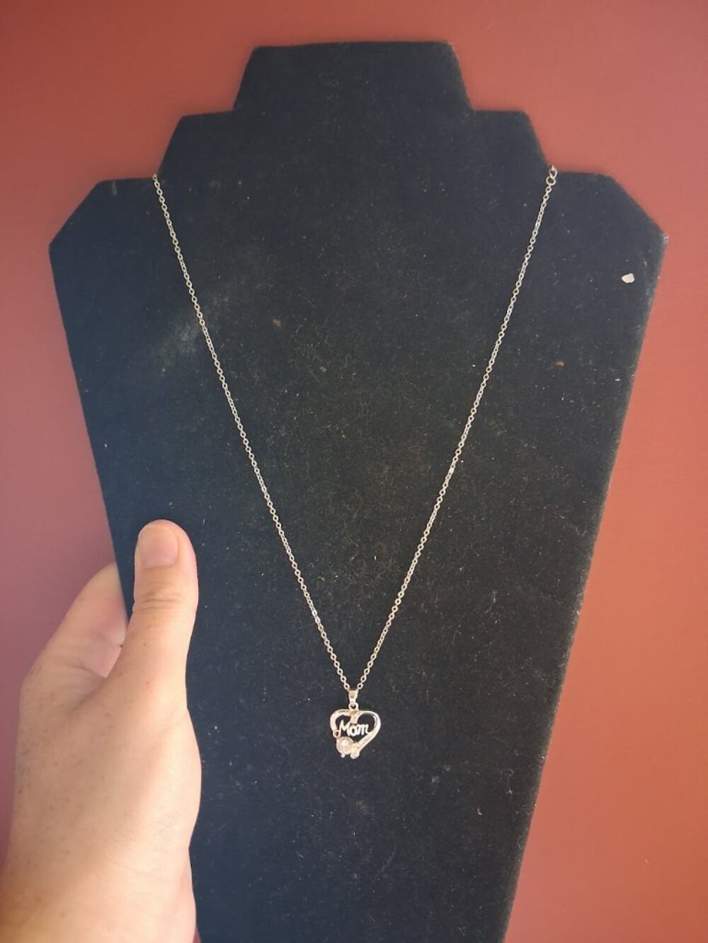 20 inch "Mom" necklace